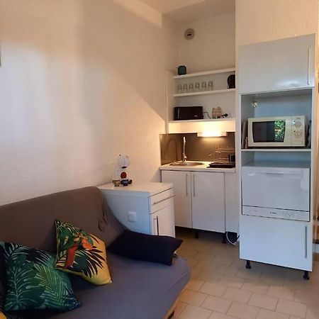 Location Dans Residence Calme, Proche Mer 카발레르쉬르메르 외부 사진