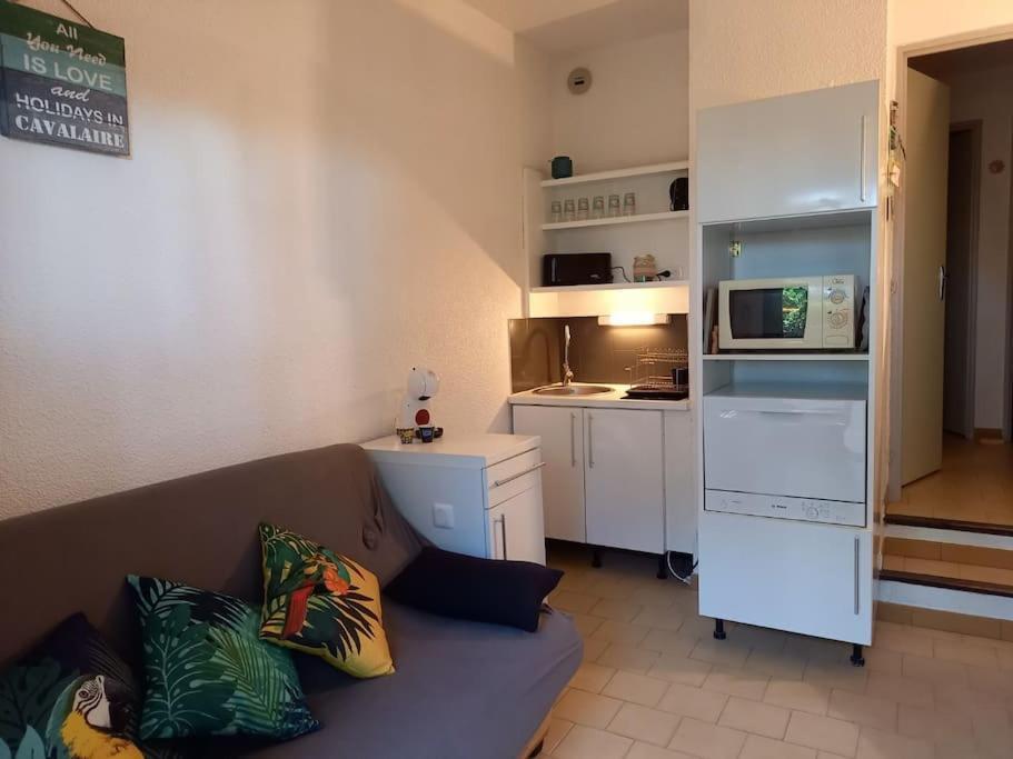 Location Dans Residence Calme, Proche Mer 카발레르쉬르메르 외부 사진
