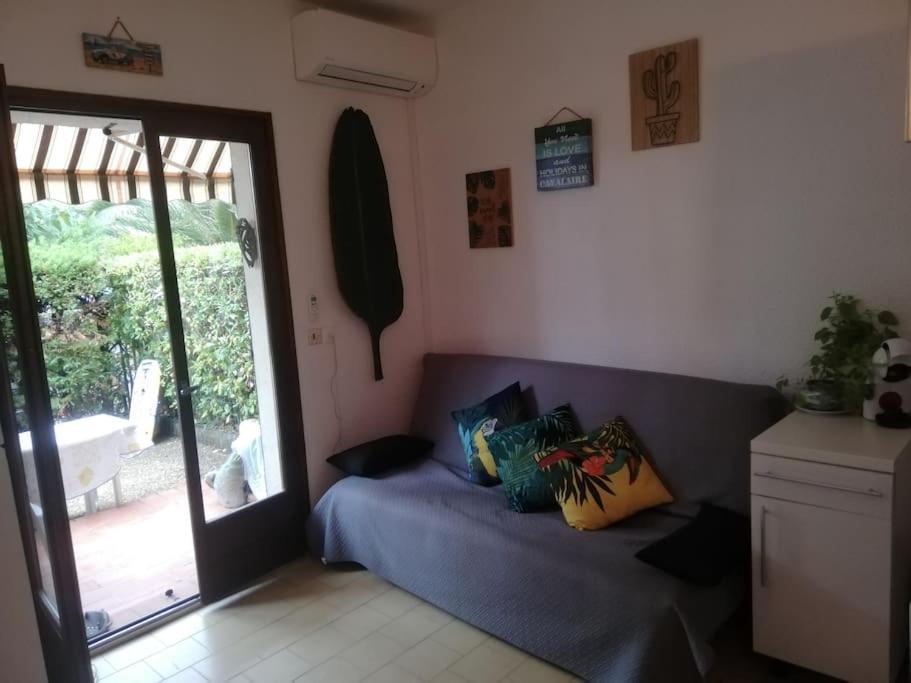 Location Dans Residence Calme, Proche Mer 카발레르쉬르메르 외부 사진
